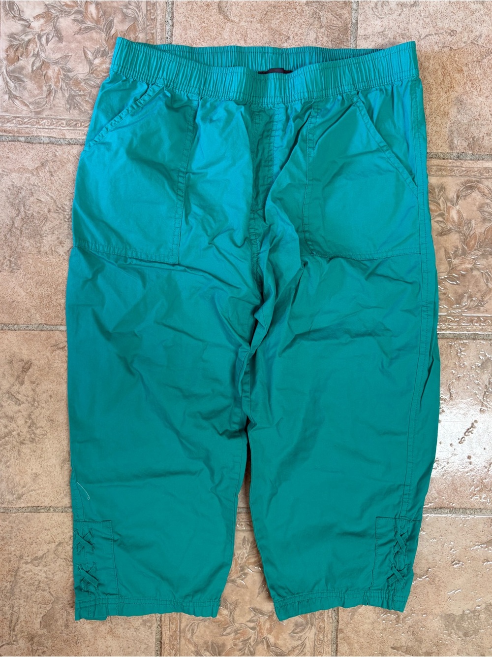 Cropped capri pants
